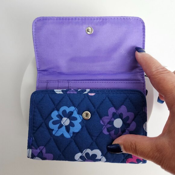 NWT Vera Bradley Euro Wallet Blue Ellie Flowers 14419-I46 Tri-Fold - Picture 9 of 15
